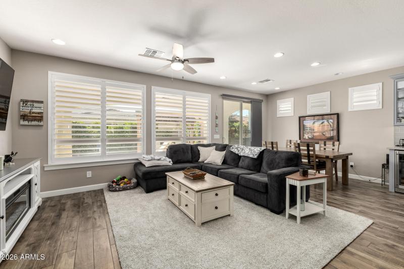 12 - Fruit Stand 745