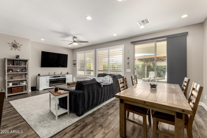 14 - Fruit Stand 745