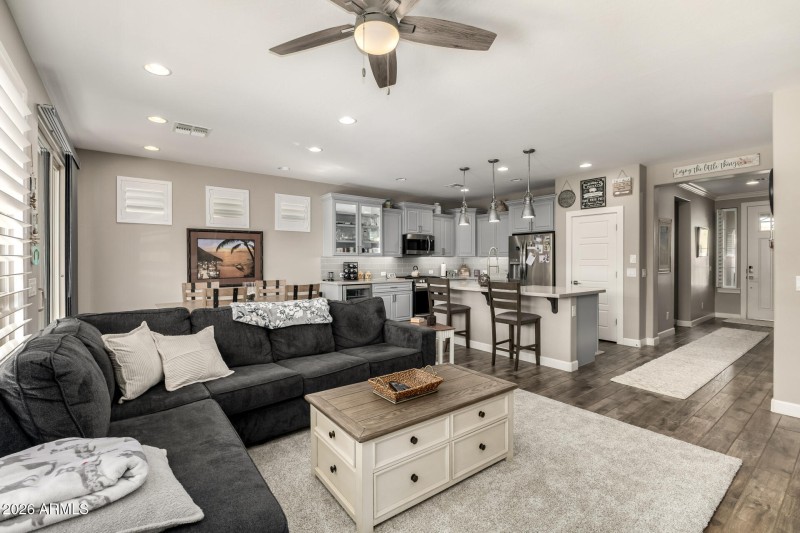 17 - Fruit Stand 745