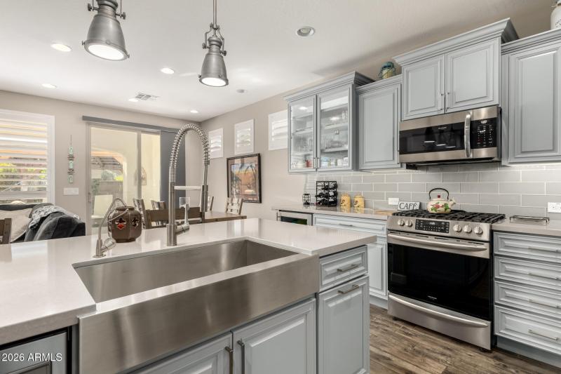 21 - Fruit Stand 745