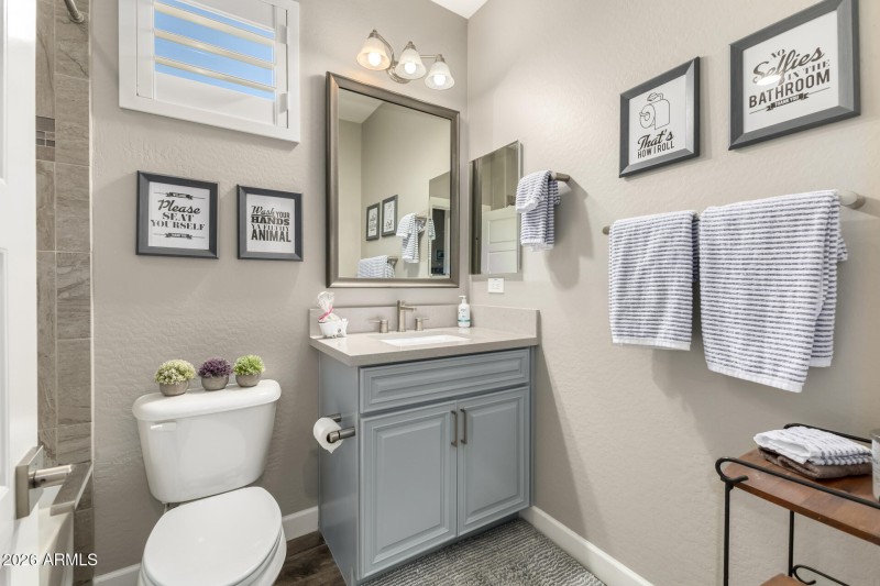 31 - Fruit Stand 745