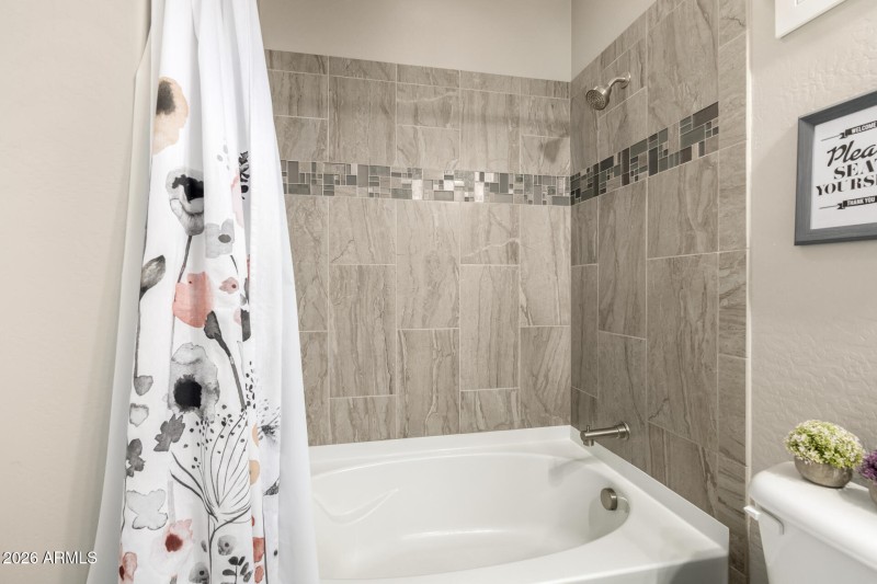 32 - Fruit Stand 745