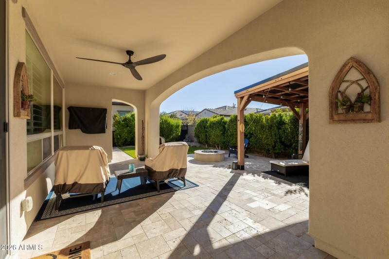 37 - Fruit Stand 745