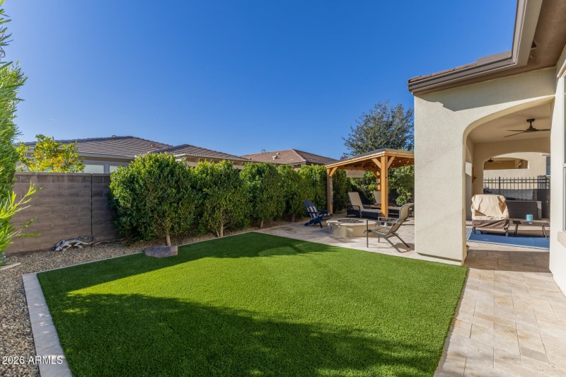 42 - Fruit Stand 745