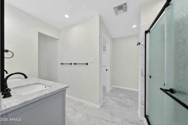 Interior - 8505 E Hansford Ln-13