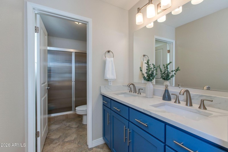 Primary Ensuite Bath w/ Sep Shower