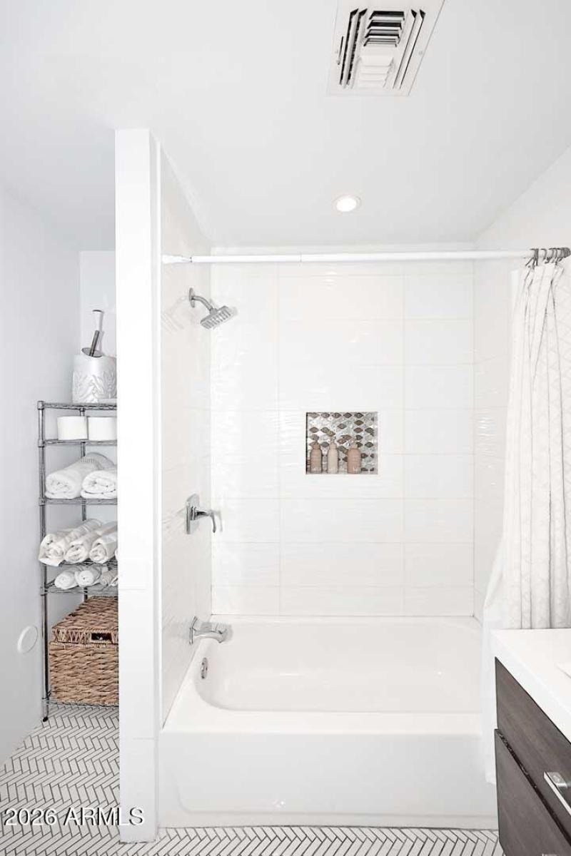 Hall Bath-Tub