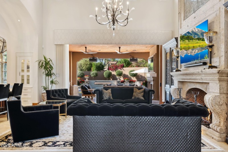 5-web-or-mls-9926-e-kemper-way