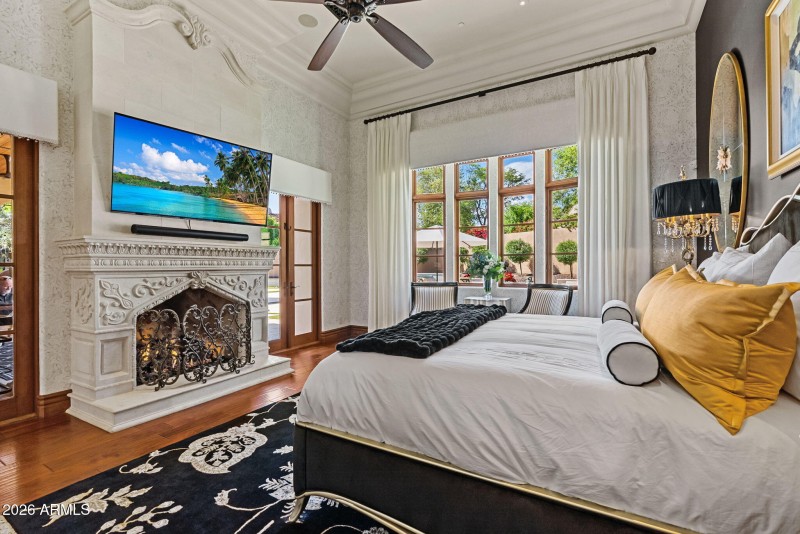 25-web-or-mls-9926-e-kemper-way