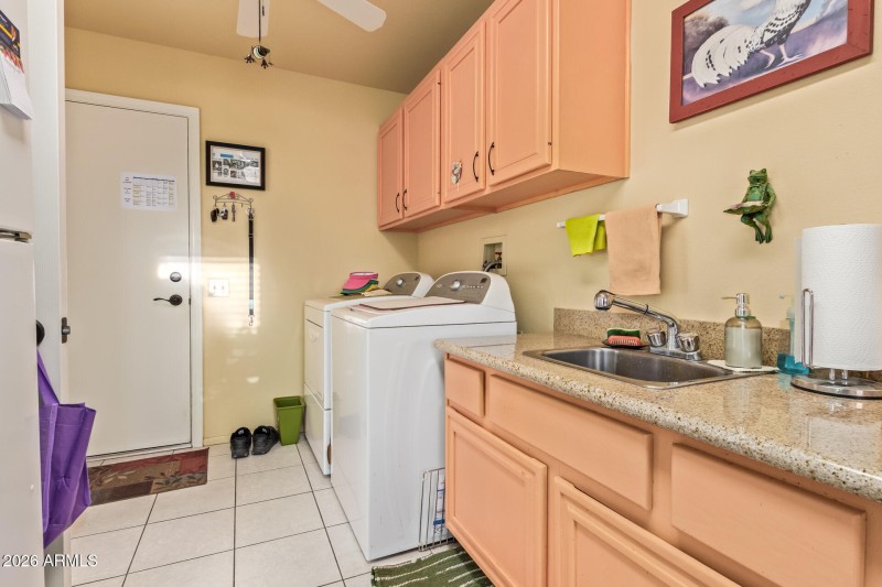 Large laundry with storage