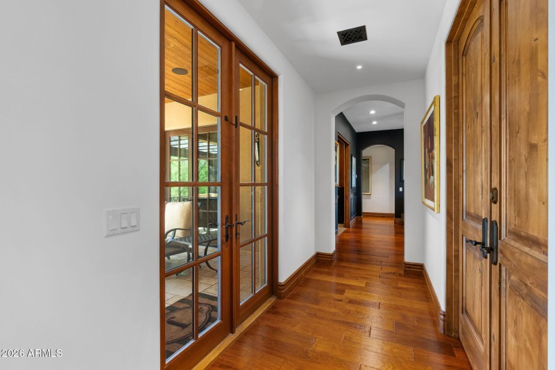 38-web-or-mls-9926-e-kemper-way