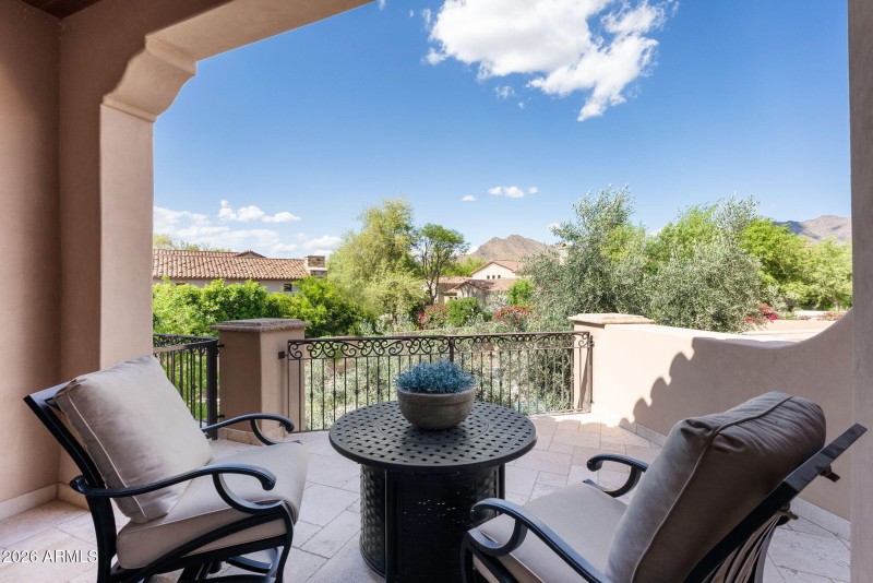 43-web-or-mls-9926-e-kemper-way