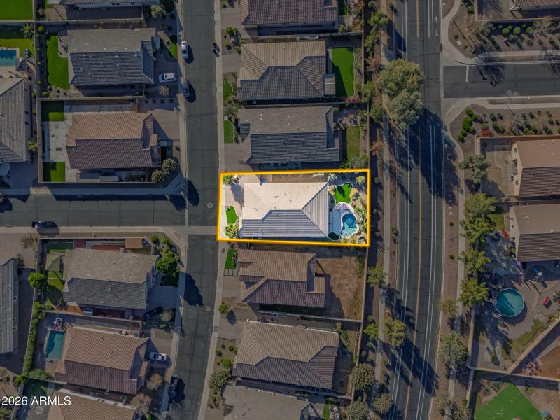 21-web-or-mls-18926 N Arbor Dr-21