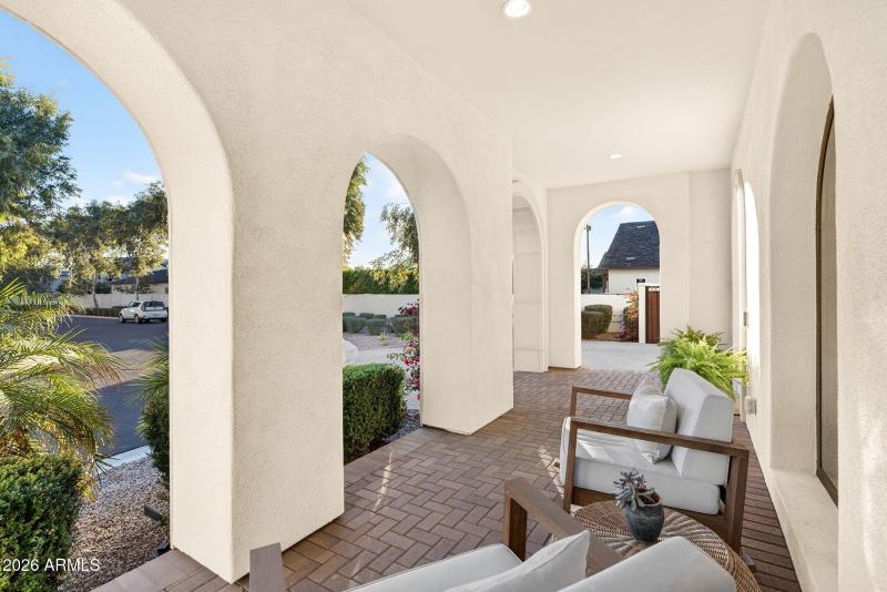 9-web-or-mls-97- E Crittenden Ln