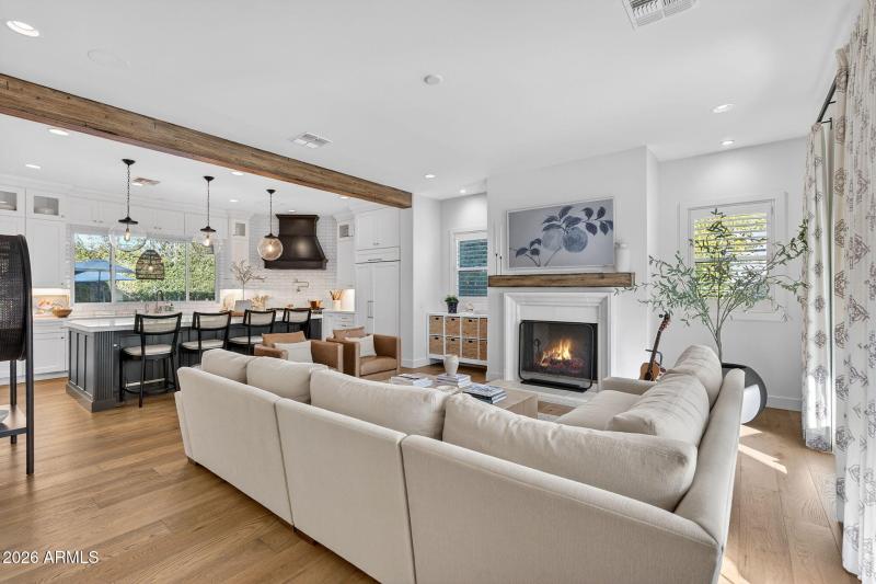 14-web-or-mls-04- E Crittenden Ln