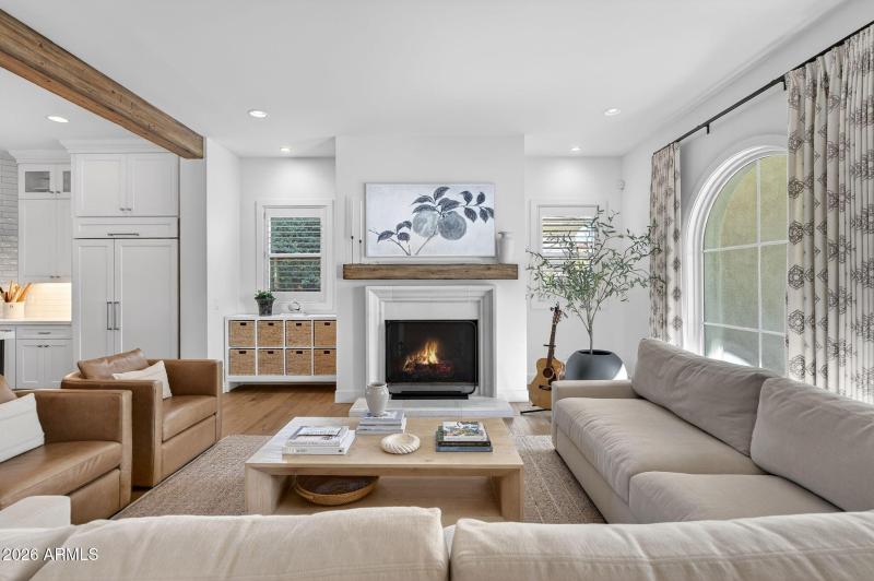 16-web-or-mls-08- E Crittenden Ln