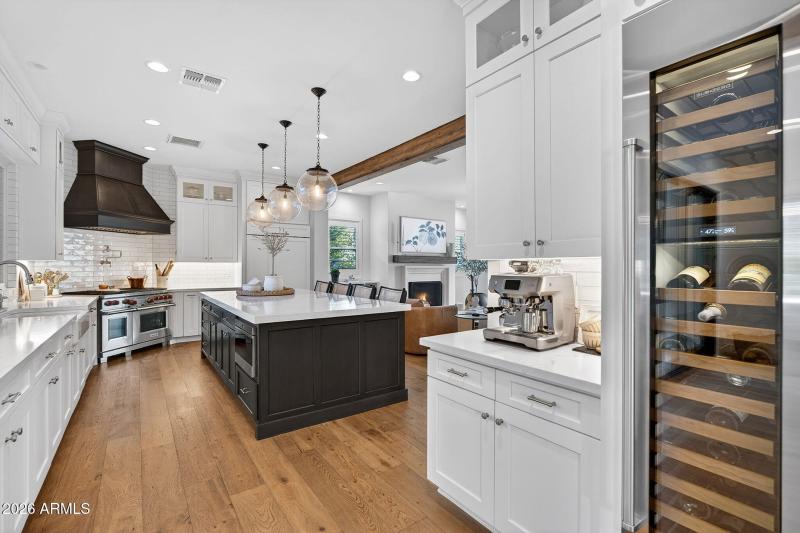 19-web-or-mls-19- E Crittenden Ln