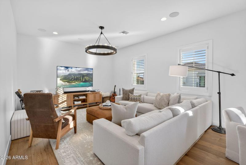 32-web-or-mls-55- E Crittenden Ln