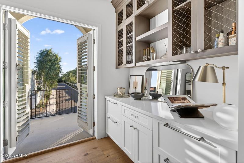 39-web-or-mls-62- E Crittenden Ln