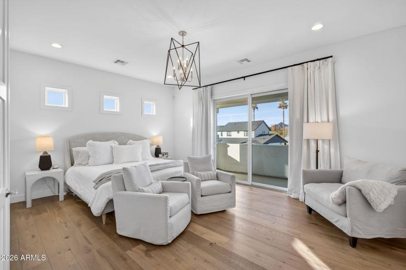 41-web-or-mls-35- E Crittenden Ln