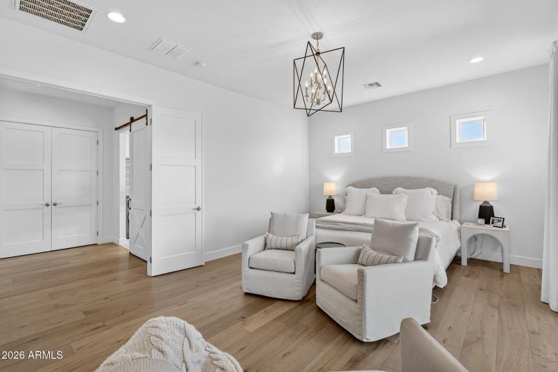 46-web-or-mls-39- E Crittenden Ln