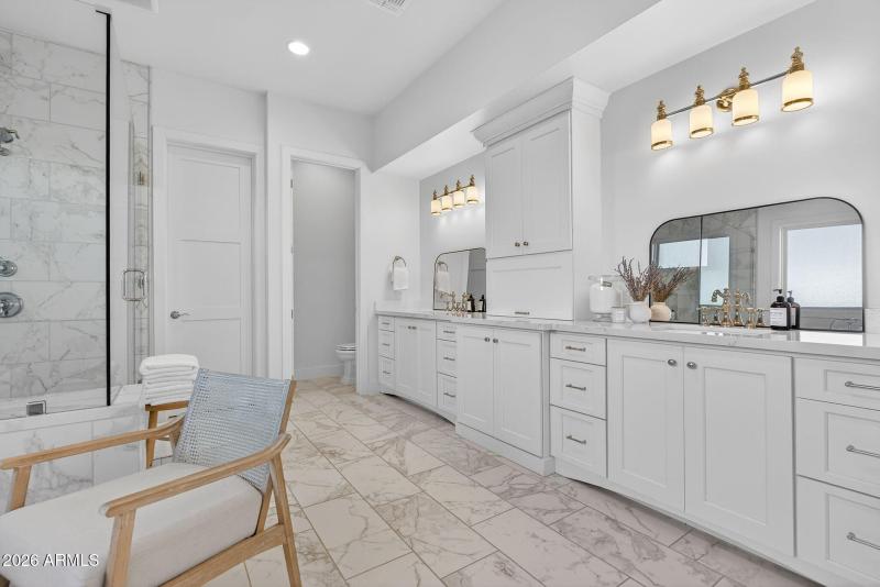 47-web-or-mls-40- E Crittenden Ln