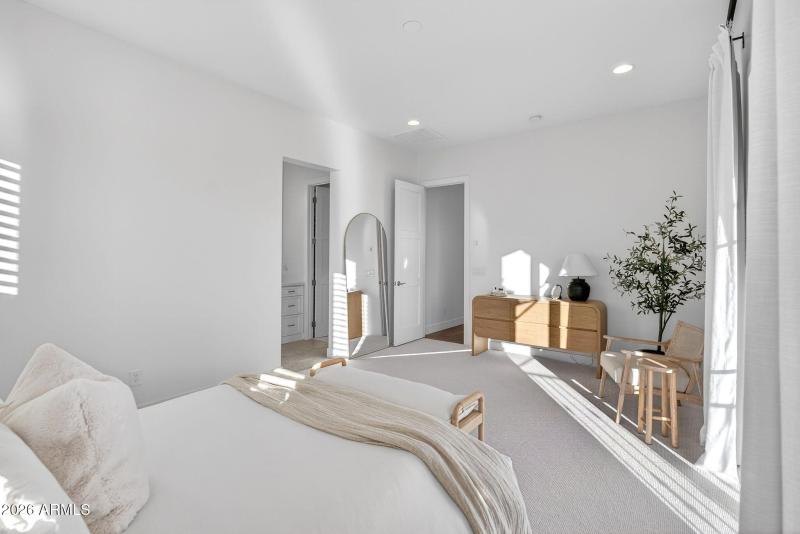 61-web-or-mls-68- E Crittenden Ln