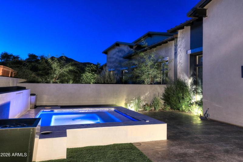 Night-Master Bedroom-Private Spa