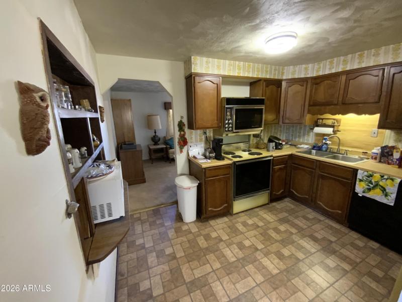 B7E80671-6E9A-415A-A369-BAA70D6424A5