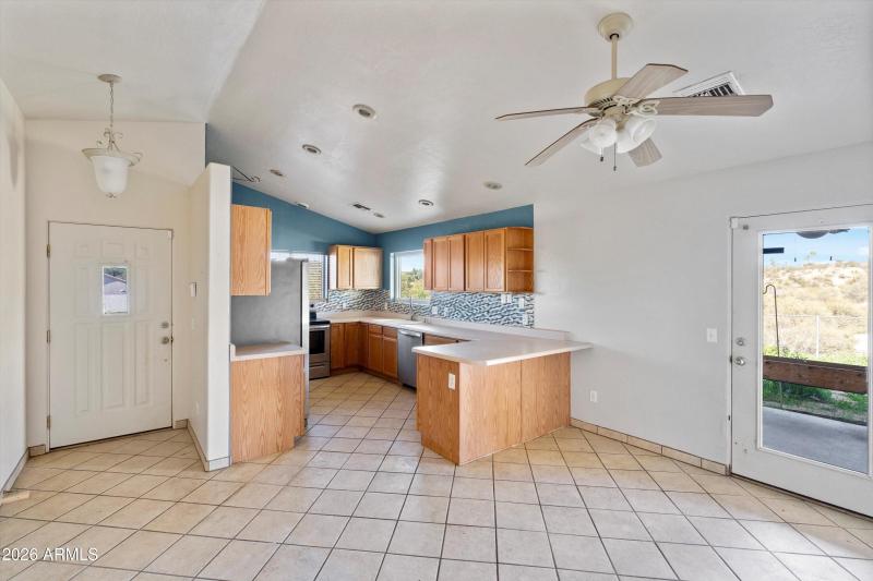 05-Family Room to Kitchen