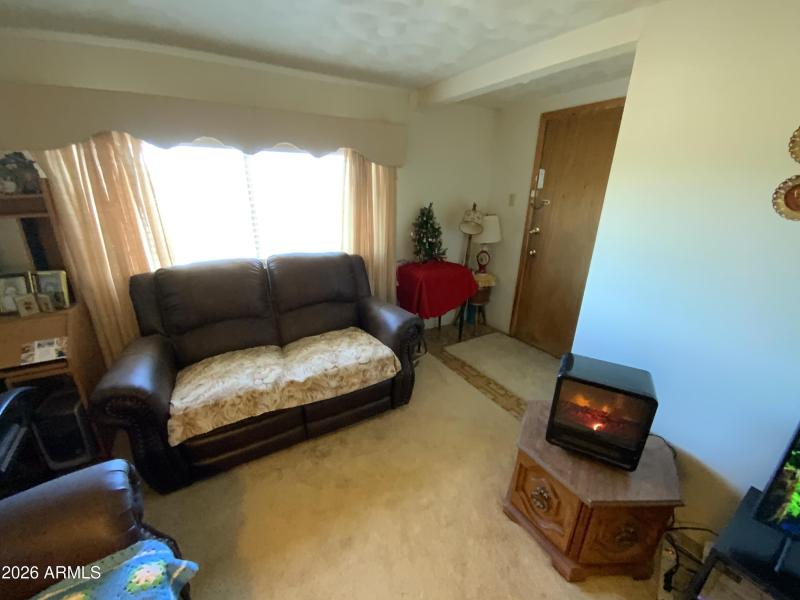 6B21F256-B640-4C68-96F2-61DC2BFF5446