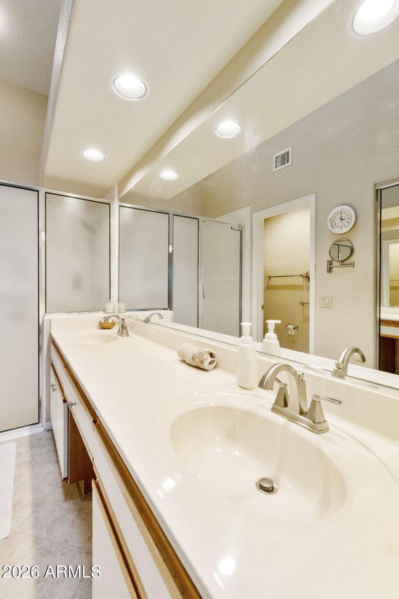 Primary suite vanity