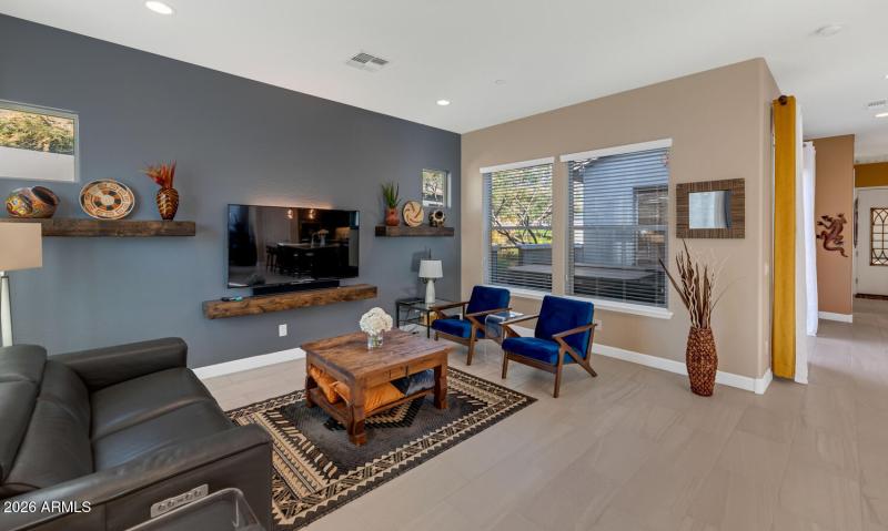 20721 W Fern Dr-large-013-042-TOD4502-15