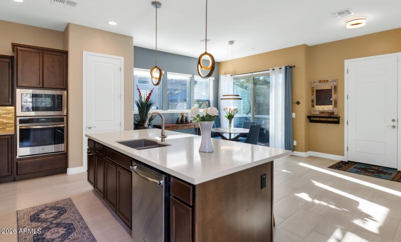 20721 W Fern Dr-large-017-036-TOD4471-15