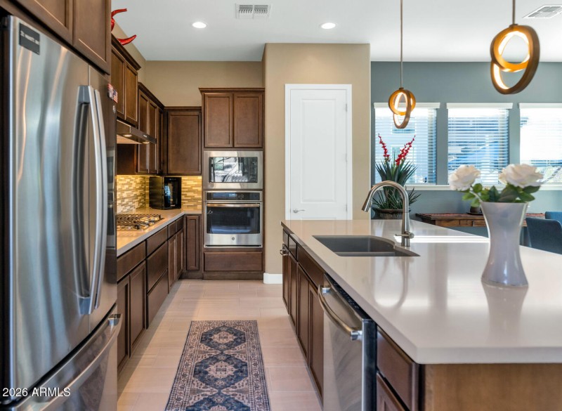 20721 W Fern Dr-large-018-037-TOD4468-13