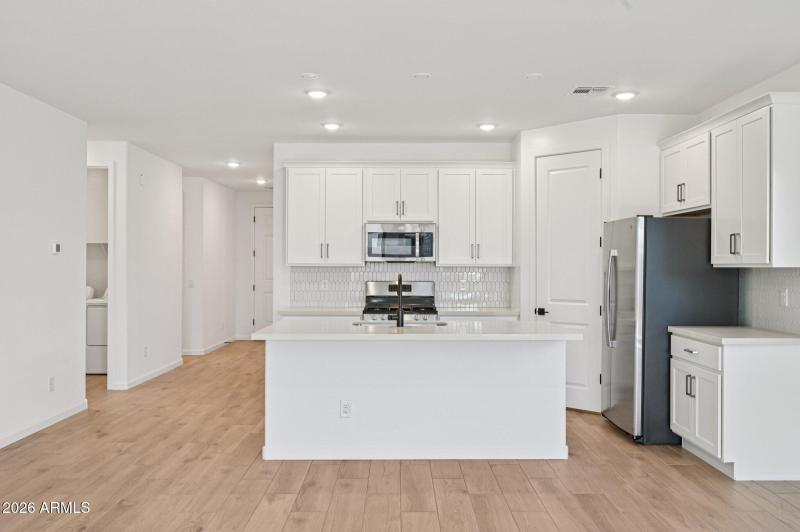 17-web-or-mls-W Buist Ave-S1001-017