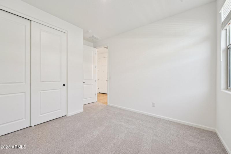 26-web-or-mls-W Buist Ave-S1001-026