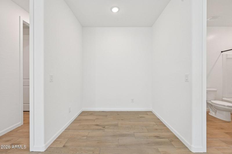 32-web-or-mls-W Buist Ave-S1001-032