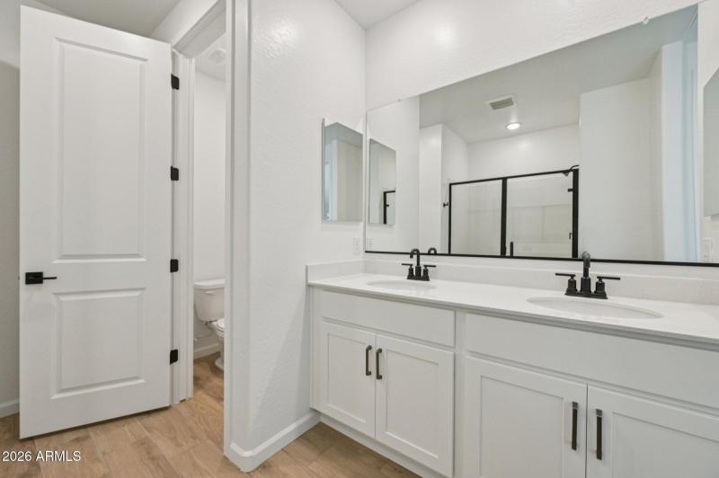 41-web-or-mls-W Buist Ave-S1001-041