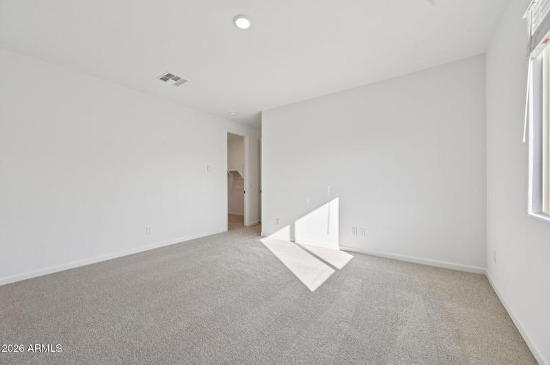 43-web-or-mls-W Buist Ave-S1001-043