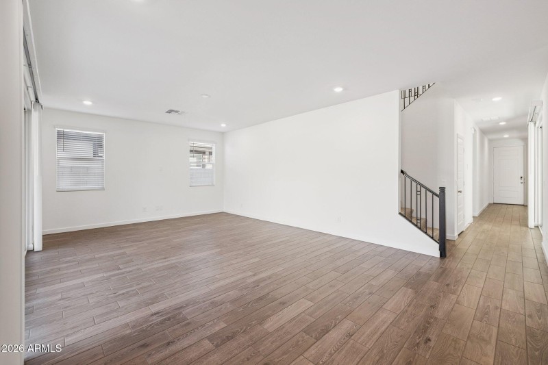 5-web-or-mls-24198-w-hacienda-ave