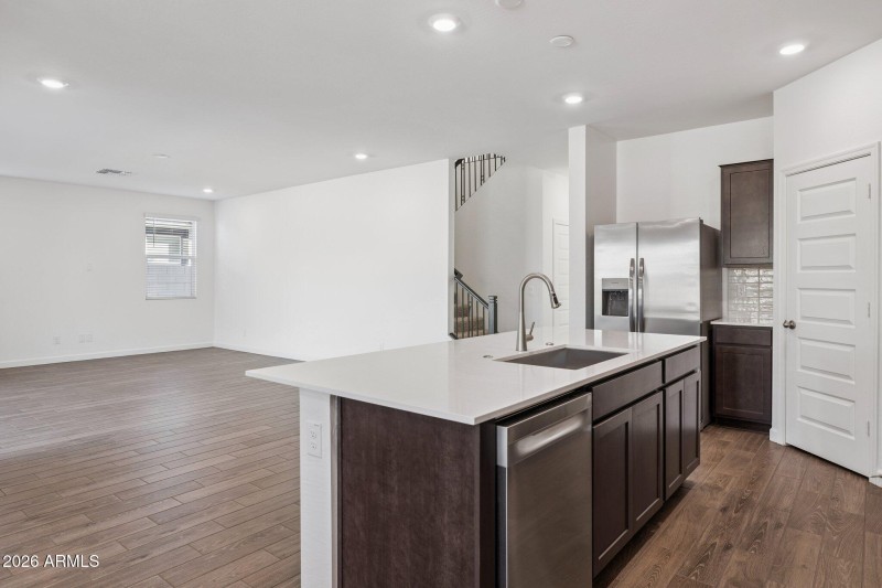 7-web-or-mls-24198-w-hacienda-ave