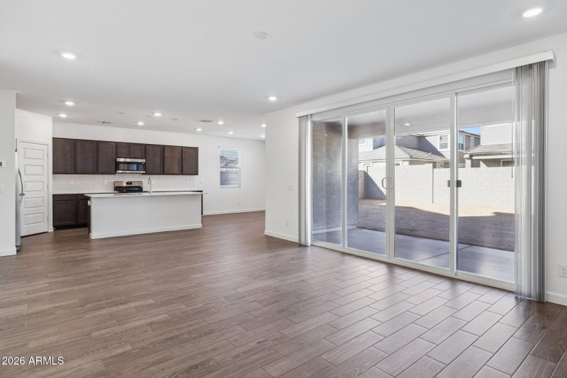 12-web-or-mls-24198-w-hacienda-ave