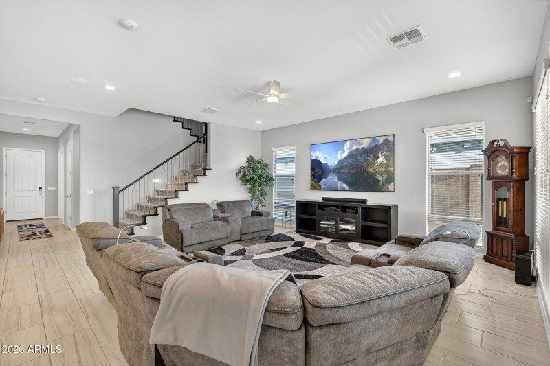 008_11-web-or-mls-67-e_utopia_ave_-_ryan