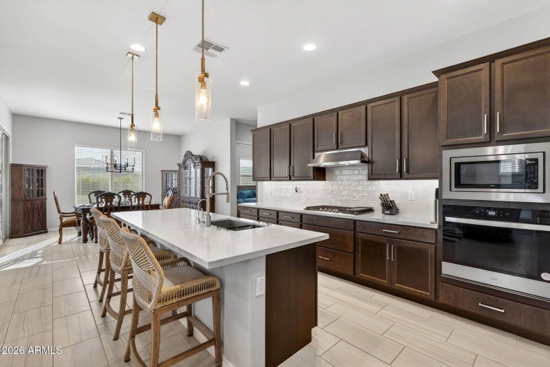 013_16-web-or-mls-71-e_utopia_ave_-_ryan