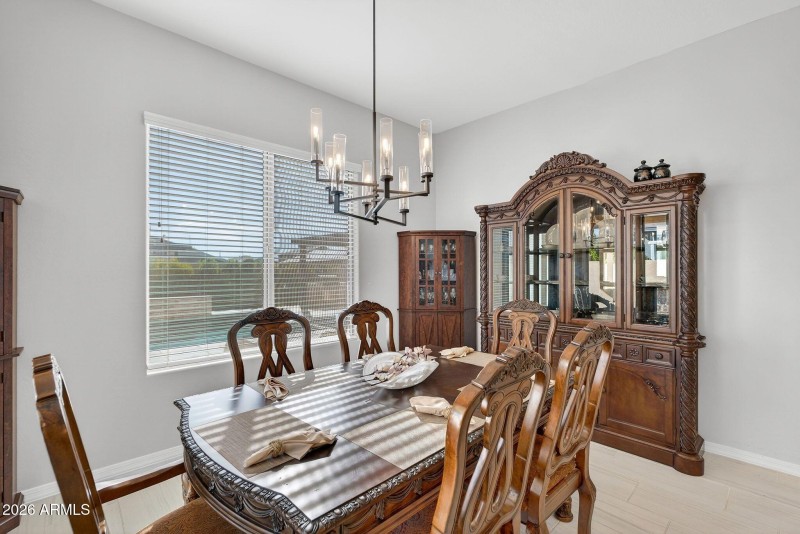 018_22-web-or-mls-77-e_utopia_ave_-_ryan