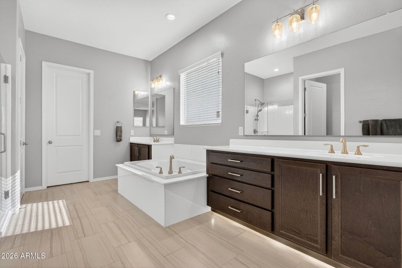 025_37-web-or-mls-38-e_utopia_ave_-_ryan