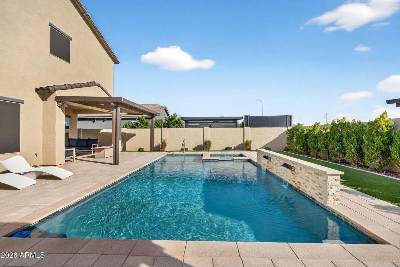 048_66-web-or-mls-92-e_utopia_ave_-_ryan