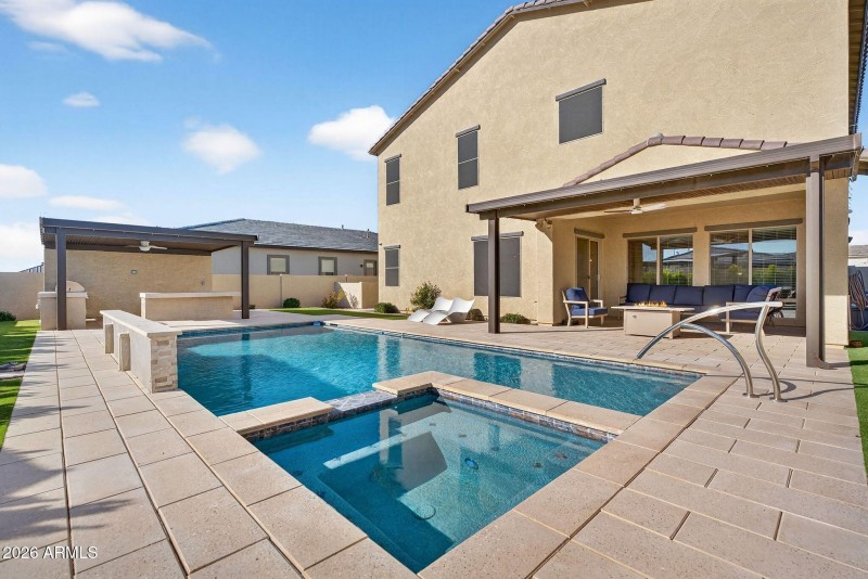 049_63-web-or-mls-90-e_utopia_ave_-_ryan