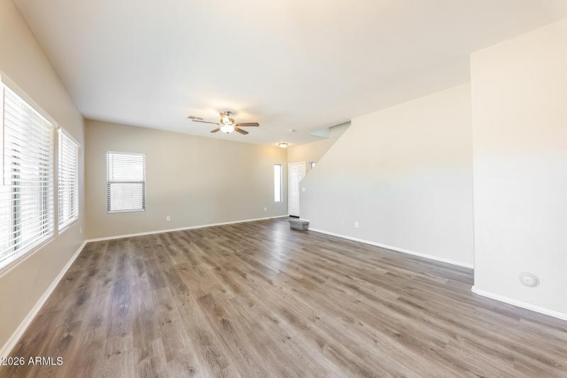 005-photo-living-room-14939147